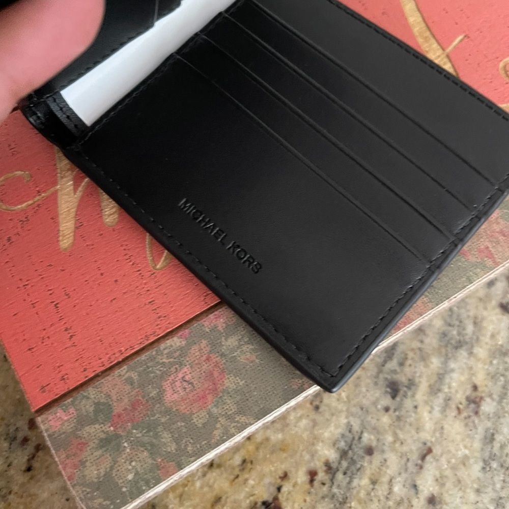 New mk men’s wallet 🧔🏽♂️ - Picture 4 of 6